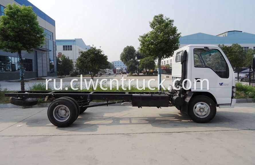 ISUZU road wrecker chassis 2